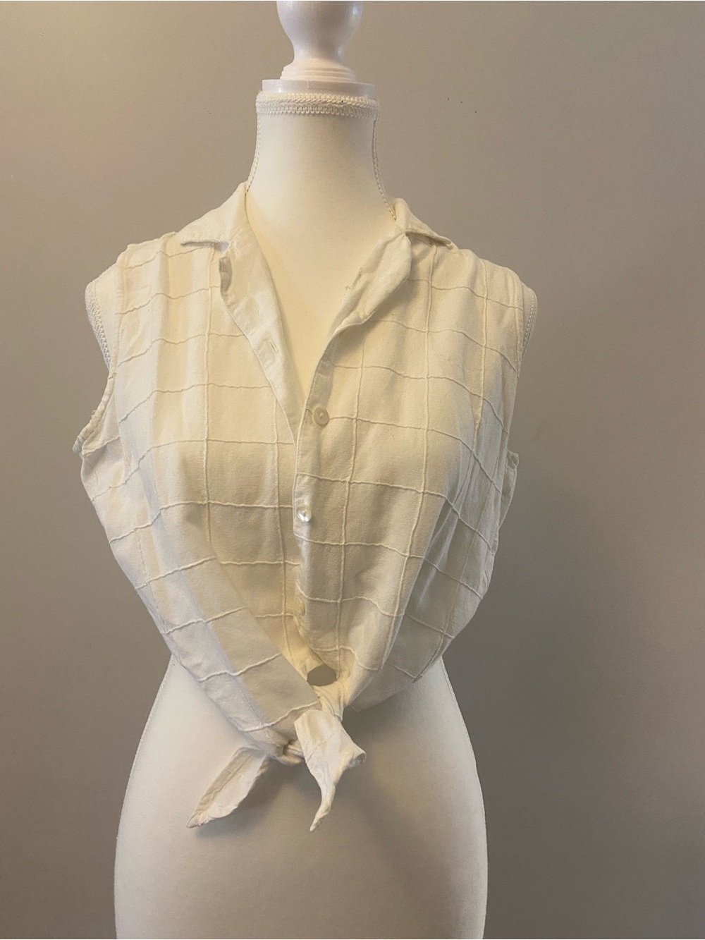 Sleeveless White Tie-Front Button Shirt - Women